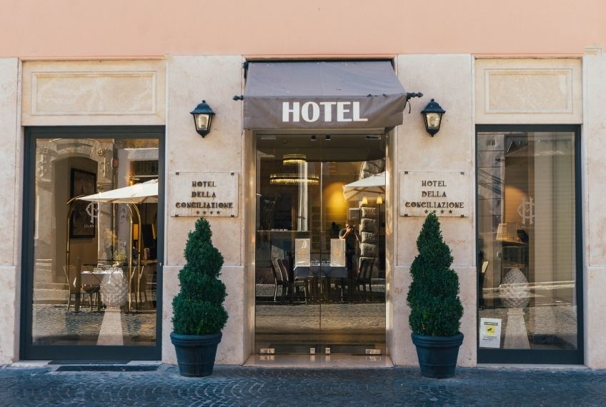 עובדים בבית מלון וקרתה לכם תאונת עבודה - כדאי שתכירו את הזכויות שלכם